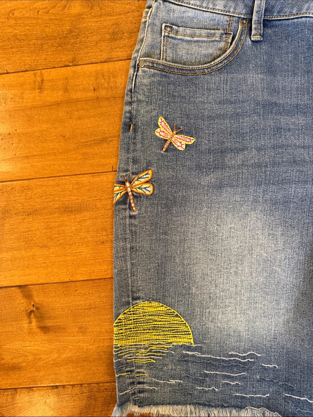 DRIFTWOOD (dw) Brielle Bermuda Embroidered Shorts - Picture 3 of 12